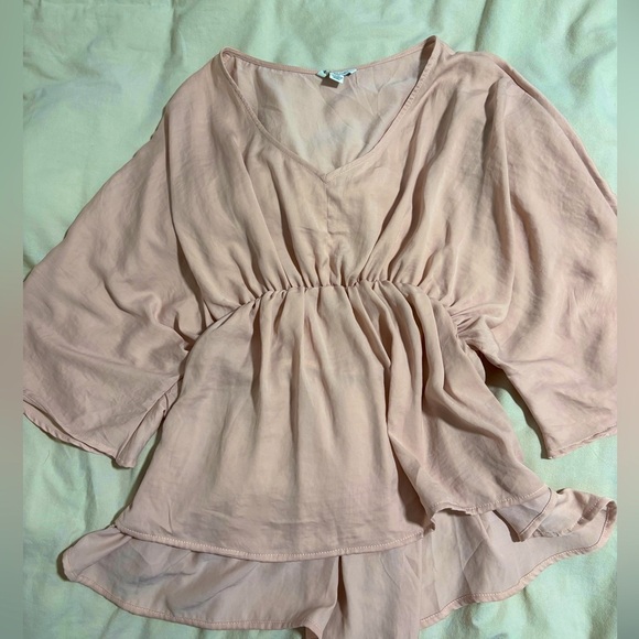 American Eagle Pink Butterfly Short‎ Sleeve Shirt Top with V-neckline Size Small - Picture 8 of 12